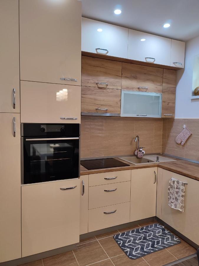 דירות סרמסקה מיטרוביקה Stan Andja מראה חיצוני תמונה